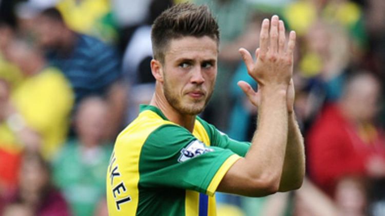 Ricky van Wolfswinkel Norwich manager Chris Hughton backs striker Ricky van