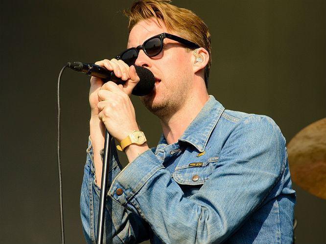 Ricky Wilson (singer) Fans give mixed reaction to Kaiser Chief Ricky Wilson39s first stint