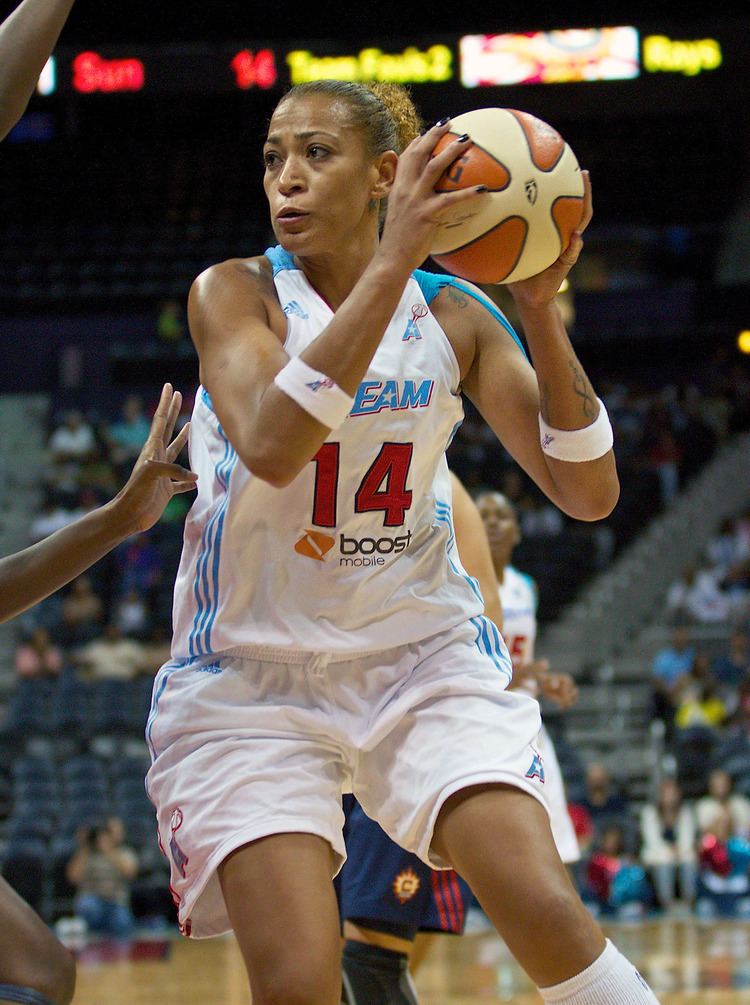 Érika de Souza Basketball is everything to mequot De Souza39s story of struggle and