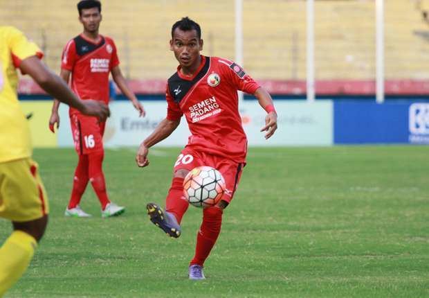 Riko Simanjuntak Riko Simanjuntak Minta Fans Semen Padang Tak Umbar Emosi Goalcom