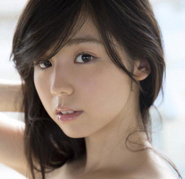 Headshot of Rina Koike with glossy lips