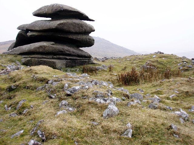 Ring cairn