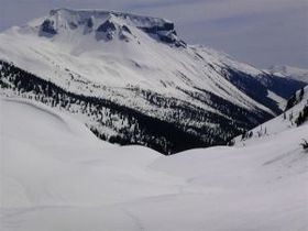 Ring Mountain (British Columbia) httpsuploadwikimediaorgwikipediacommonsthu