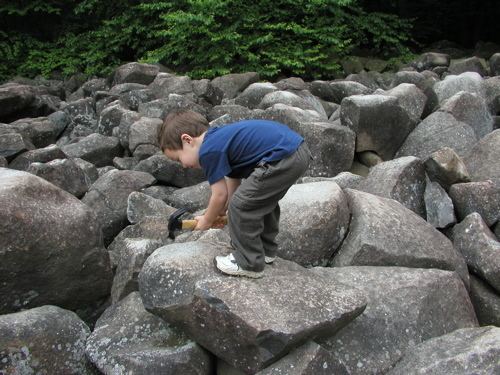 Ringing rocks httpsuploadwikimediaorgwikipediaen227Rin