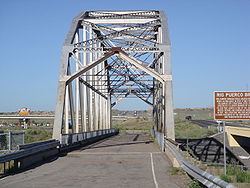 Rio Puerco Bridge httpsuploadwikimediaorgwikipediacommonsthu
