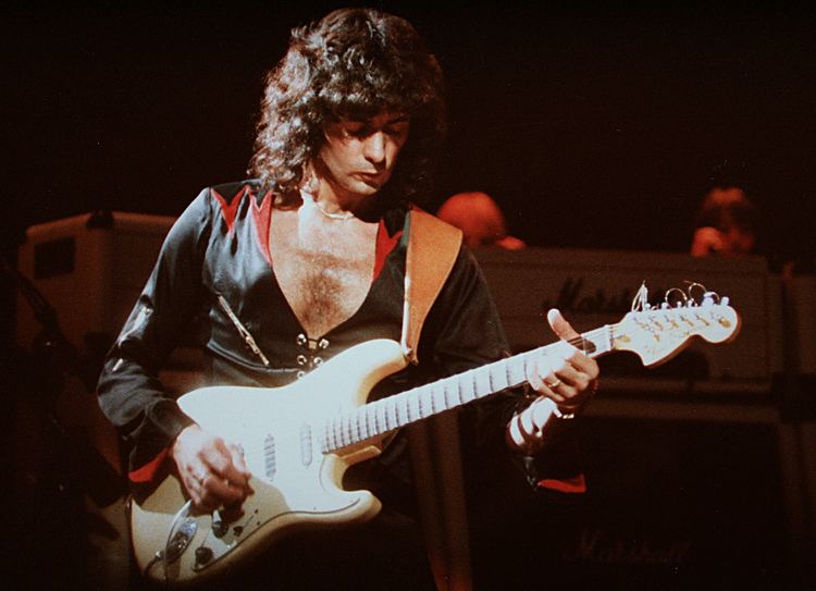 Gold Guitar Pick Deep Purple Ritchie Blackmore 2011 Black