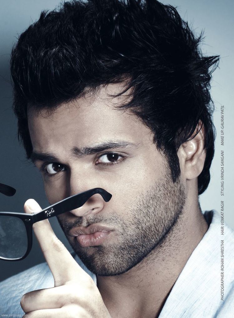 Rithvik Dhanjani reveals his craziest diet ever tried was an Idli diet😂😂  | Rithvik Dhanjani talks about the misconception people have regarding  Pilates being a girl's workout form 😳😳 | By PinkVilla | Facebook