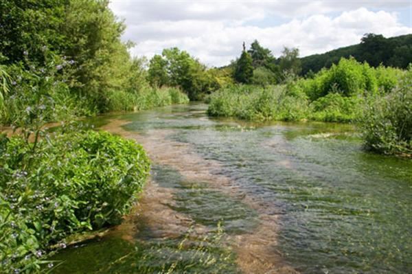 River Chess Chess Valley Walk for walking in the chilterns