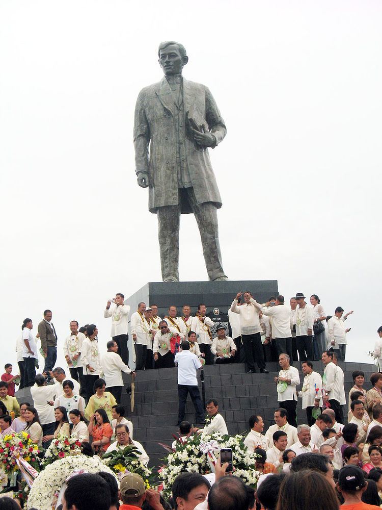 Rizal Monument (Calamba)