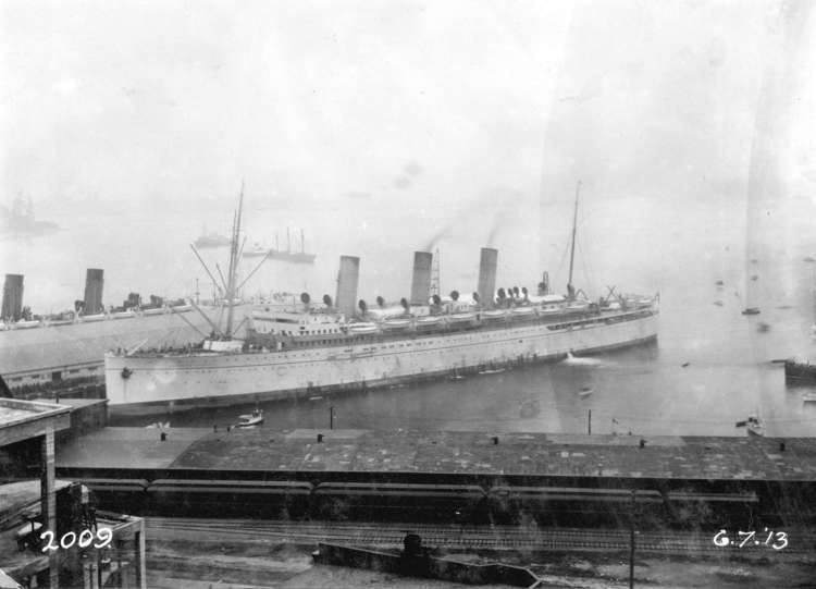 RMS Empress of Russia FileRMS Empress of Russia docked at Pier AB Vancouver 1913jpg