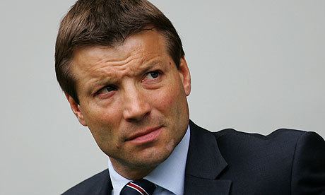 Rob Andrew Rob Andrew wants to stay at RFU and may work with Sir