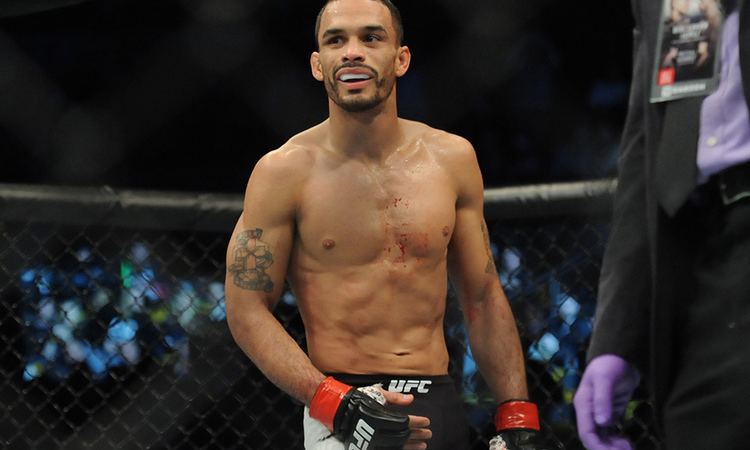 Rob Font England39s Ian Entwistle meets Rob Font at UFC 204 in Manchester