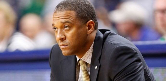 Rob Jeter BREAKING Milwaukee Parts Ways with Head Basketball Coach Rob Jeter