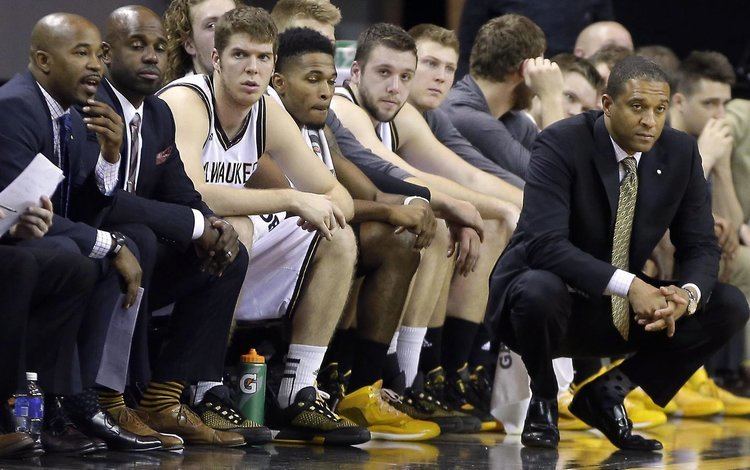 Rob Jeter ExUWM basketball coach Rob Jeter lands at UNLV as assistant