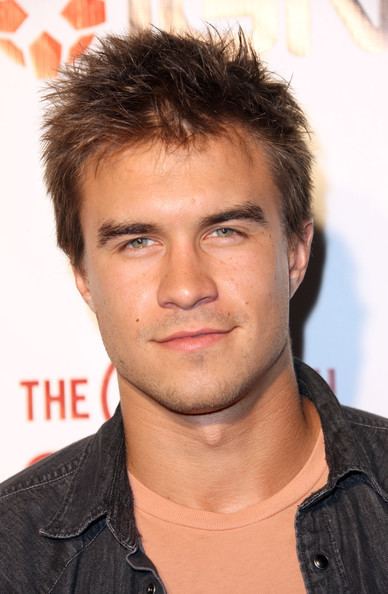 Rob Mayes Rob Mayes Photos TheREDRUSH Games Party Zimbio