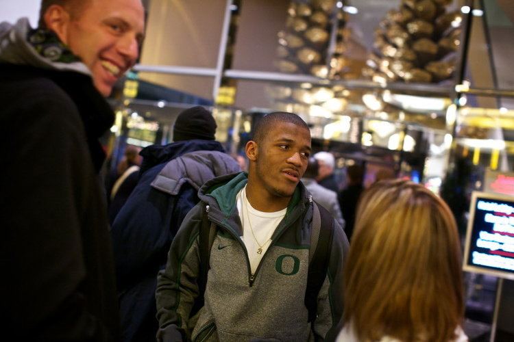 Rob Mullens Oregon athletic director Rob Mullens emails football supporters