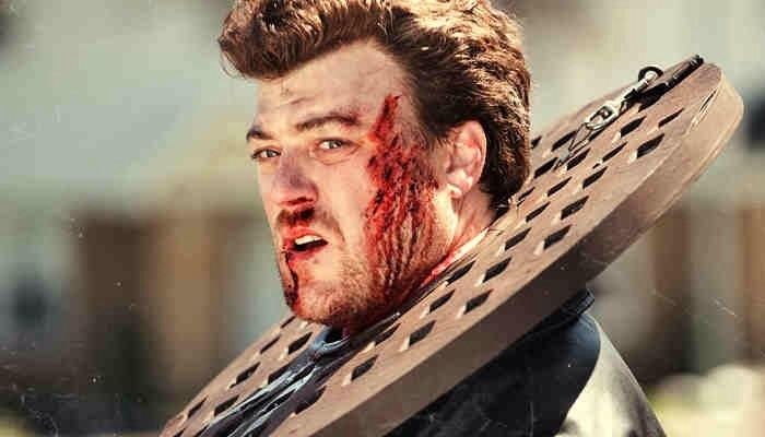 Robb Wells Today I realized that Robb Wells plays Logan in Hobo With