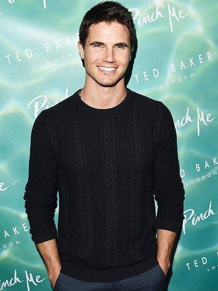 Robbie Amell Robbie Amell in The DUFF Was Once an Underwear Model