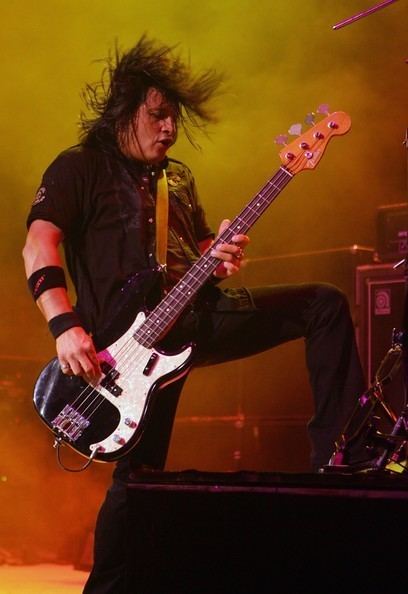 Robbie Crane Robbie Crane Pictures Poison And Ratt In Concert At The