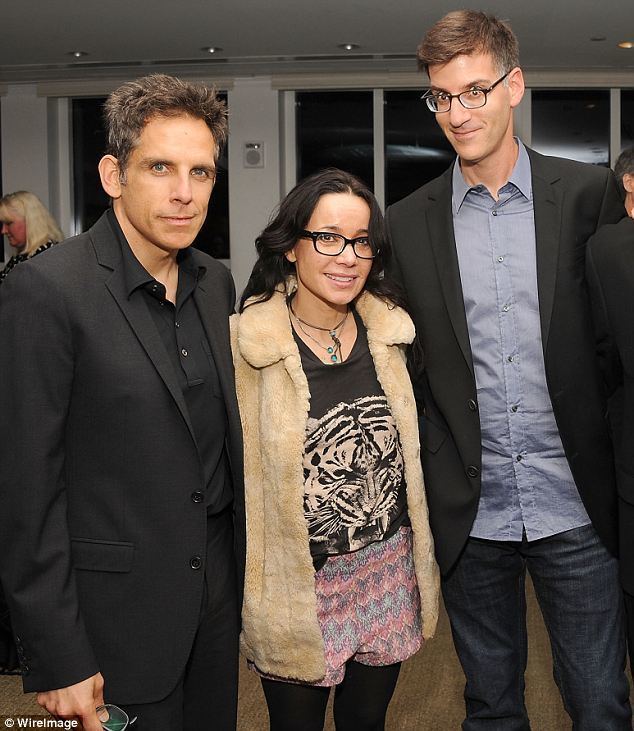 Robert Cohen (writer) Janeane Garofalo was married for 20 years to her old