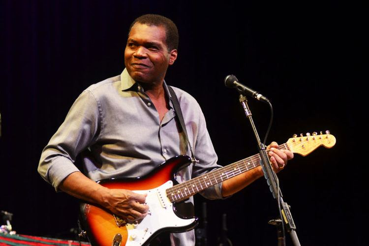 Robert Cray Robert Cray Live In Nottingham Review 05102015 Sonic Abuse