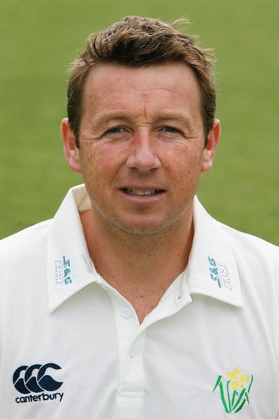 Robert Croft (Cricketer) playing cricket