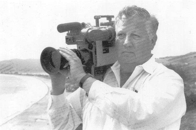 Robert Drew Robert Drew dies at 90 pioneer of documentary filmmaking