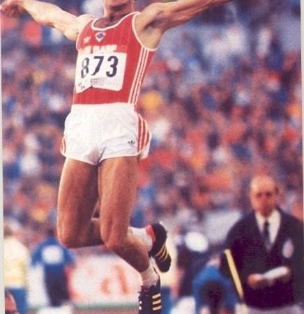 Robert Emmiyan June 2000 Athletic Jumps