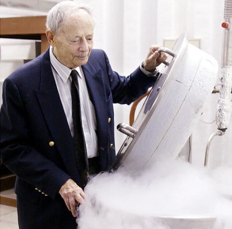 Robert Ettinger Father of cryonics Robert Ettinger dead for now NY