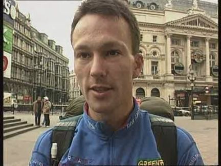Robert Garside UKRobert Garside sets out to run around the world AP