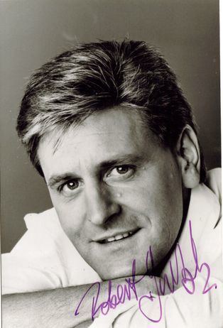 Robert Grubb robert grubb I had such a crush on him when he played Geoff in The