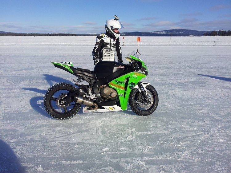 Robert Gull Robert Gull Worlds Fastest Motorcycle Wheelie on Ice 18380 kmh