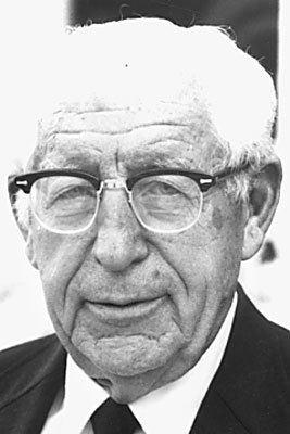 Robert H. Burris Worldrenowned UWMadison biochemist Robert H Burris dies at 96