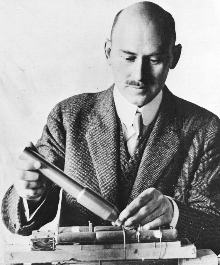 Robert H. Goddard Goddard39s Dream HistoricWingscom A Magazine for