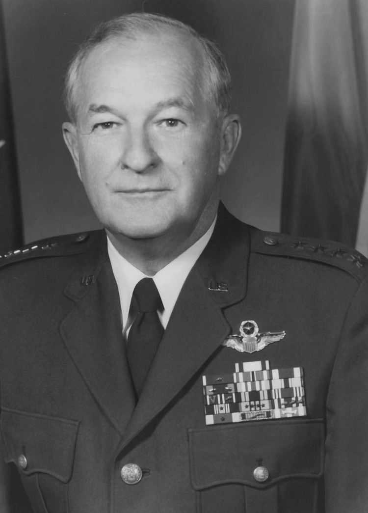 Robert H. Reed GENERAL ROBERT H REED US Air Force Biography Display