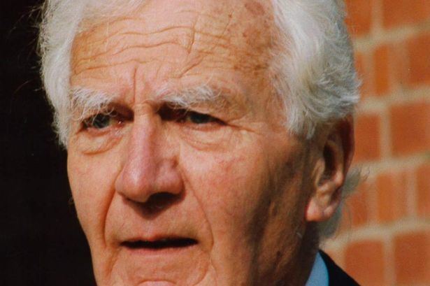 Robert Hinde Pacifist professor who said his wartime experience was boring dies