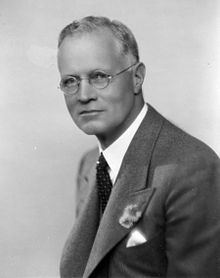 Robert James Manion httpsuploadwikimediaorgwikipediacommonsthu