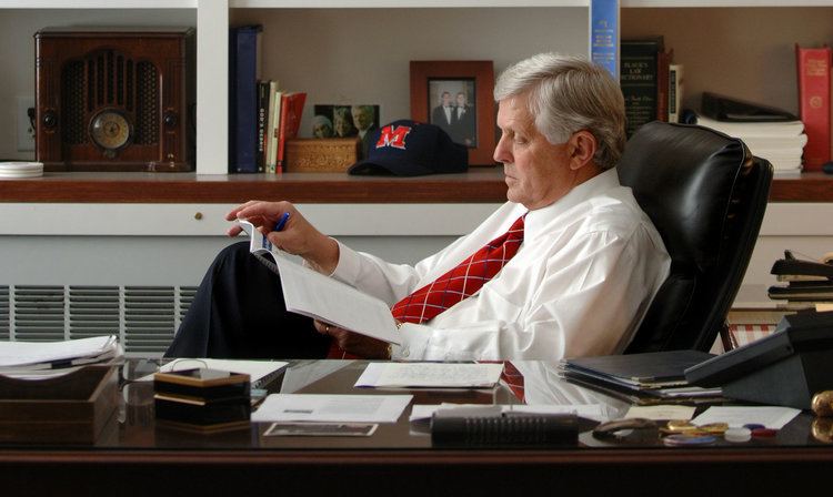 Robert Khayat Former Ole Miss chancellor talks about how Confederate flag ban