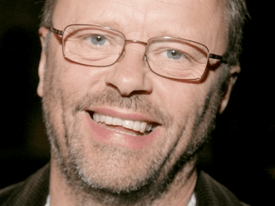 Robert Llewellyn THE BRITISH TECH NETWORK