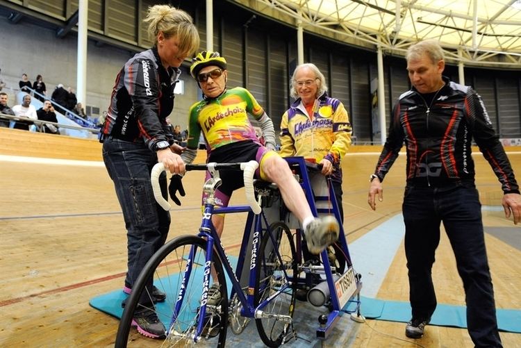 Robert Marchand (cyclist) 100yearold cyclist sets record for onehour ride in
