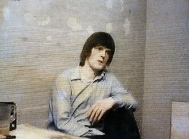 Robert John Maudsley wearing blue long sleeves in prison.