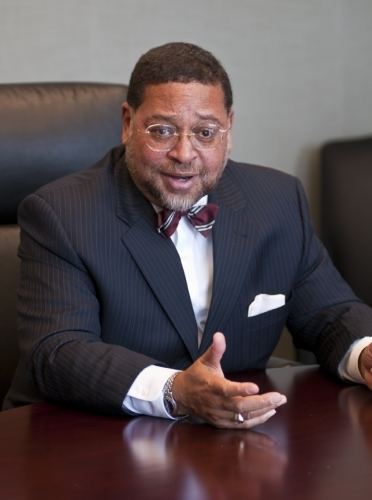 Robert P. Young Jr. Motion Magazine gt Chief Responsibilities Head of state39s hirgh