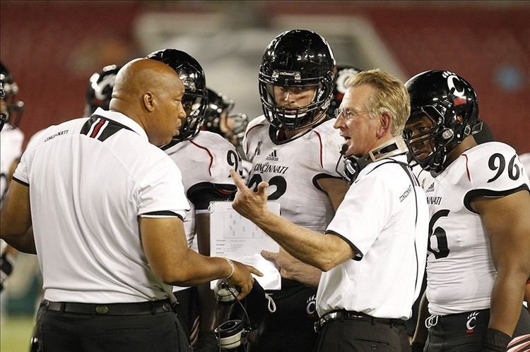 Robert Prunty UC Football DC Robert Prunty Named Scouts AAC Recruiter Of The Year