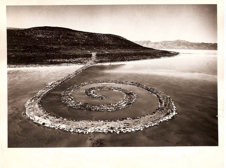 Robert Smithson ROBERT SMITHSON