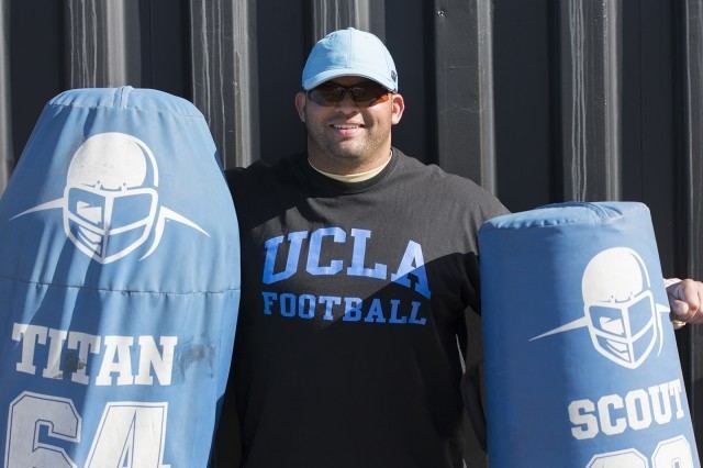 Robert Thomas (linebacker) Former NFL player Robert Thomas returns to UCLA as coach student