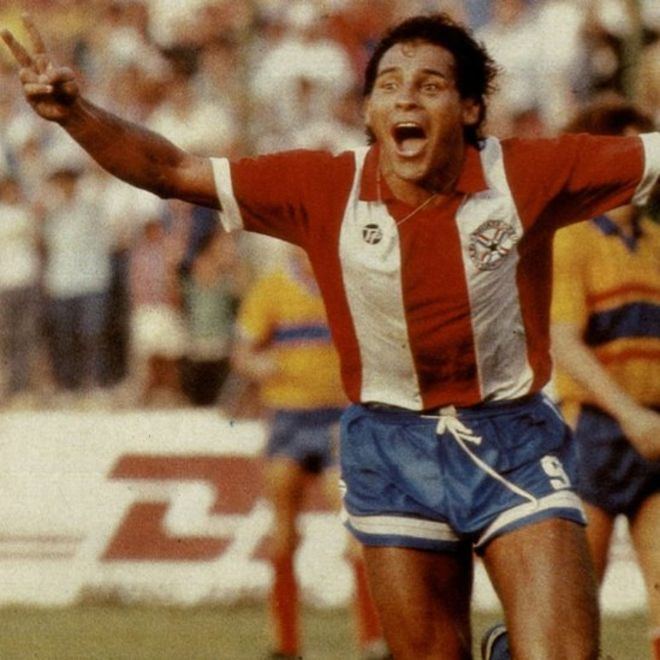 Roberto Cabañas Muere a los 55 aos Roberto Cabaas leyenda del ftbol paraguayo y