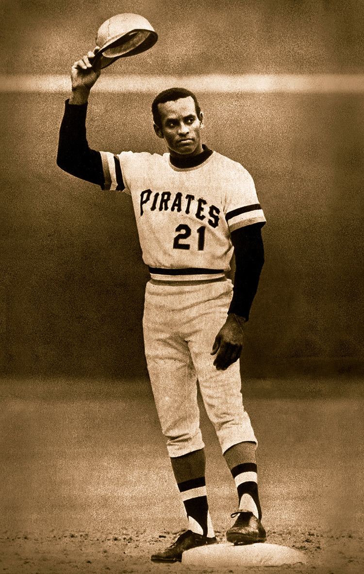 Roberto Clemente OTL The enduring mystery of Roberto Clemente39s bat