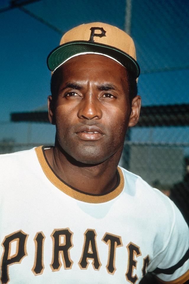 Roberto Clemente Watch Roberto Clemente39s 3000th and final hit from 41
