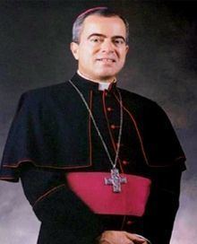 Roberto González Nieves httpsuploadwikimediaorgwikipediacommonsthu