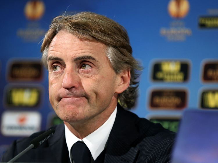 Roberto Mancini Roberto Mancini adds to pressure on Manuel Pellegrini